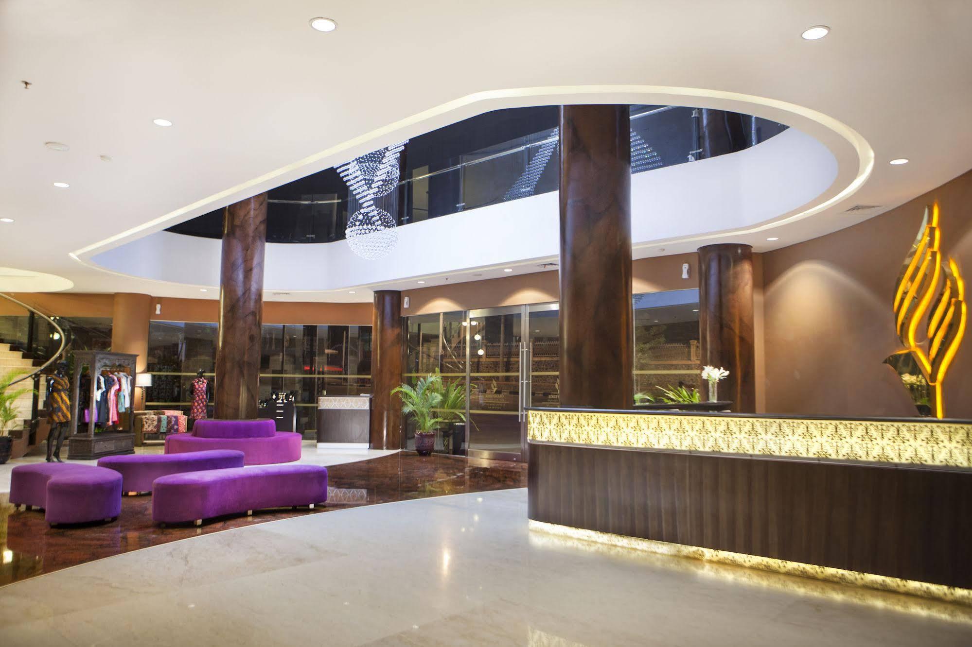 होटल Grand Edge 4*