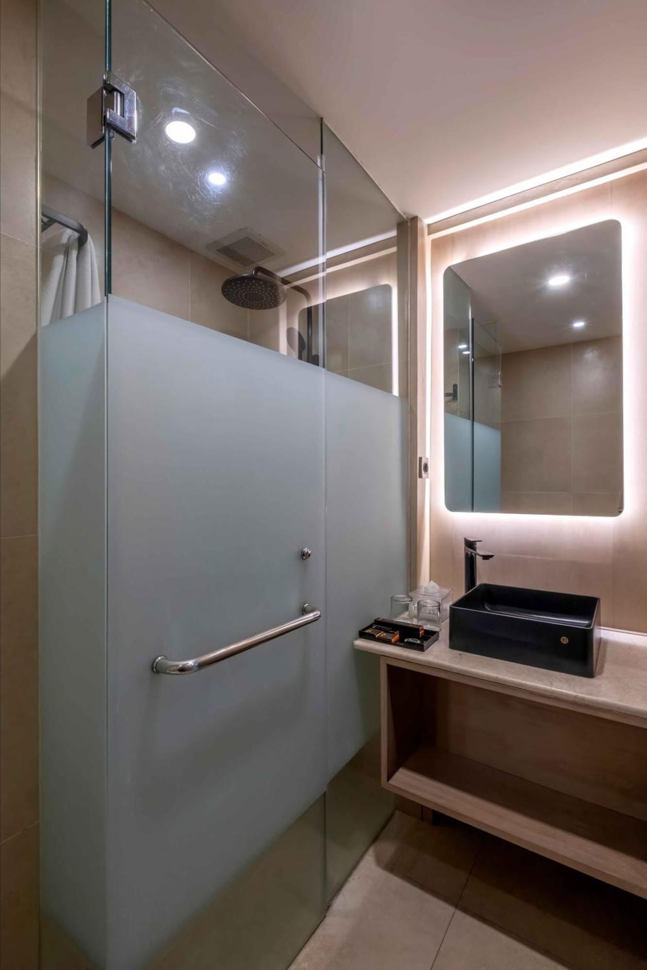 Grand Edge Hotel