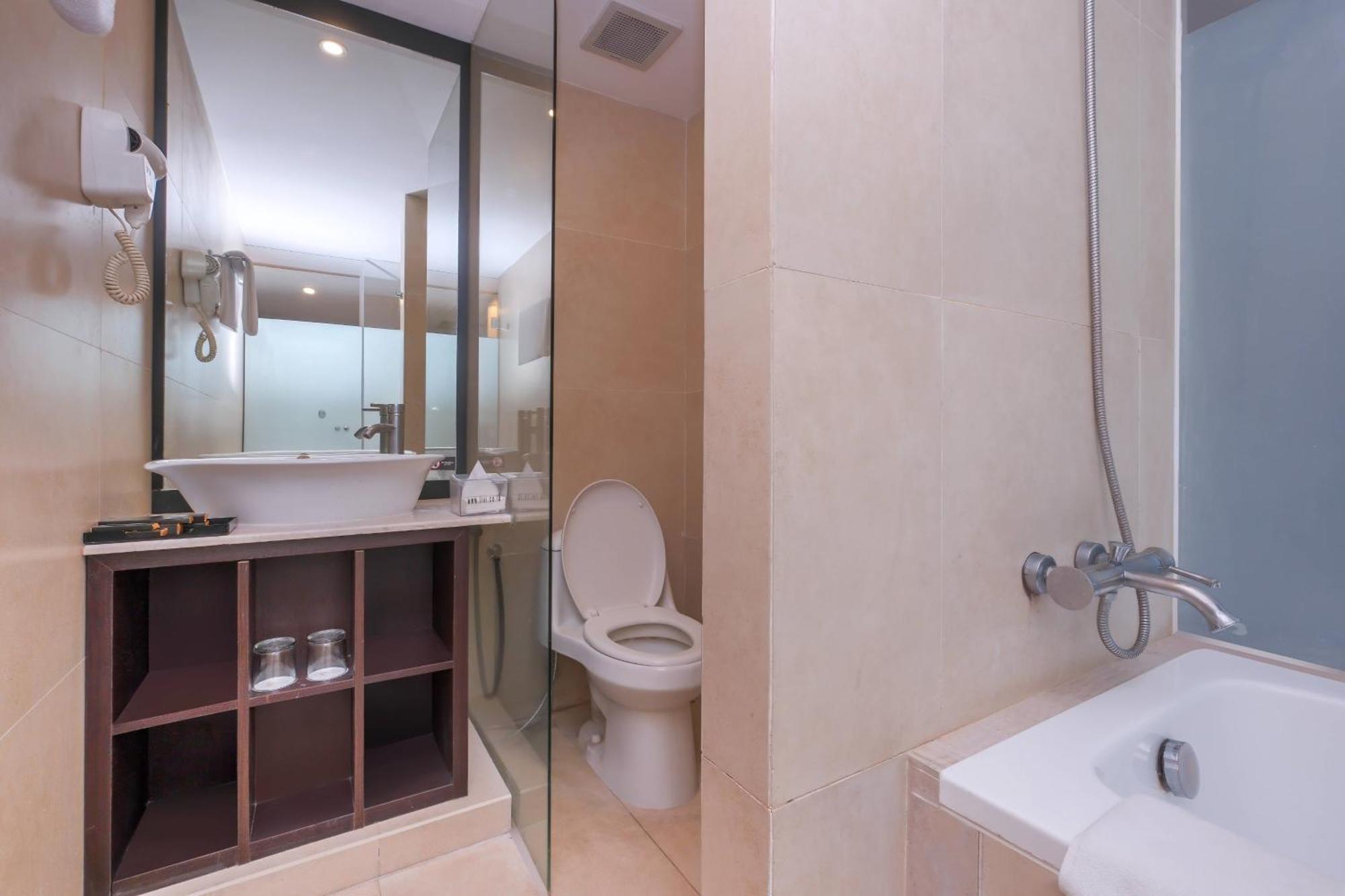 Grand Edge 4* Semarang