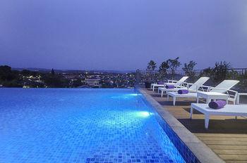 Hotel Grand Edge Semarang